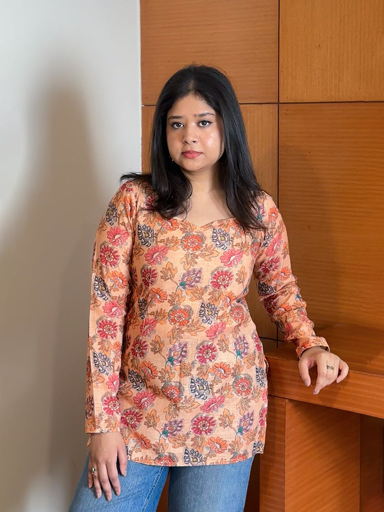 Yalina Full Sleeve Kurti