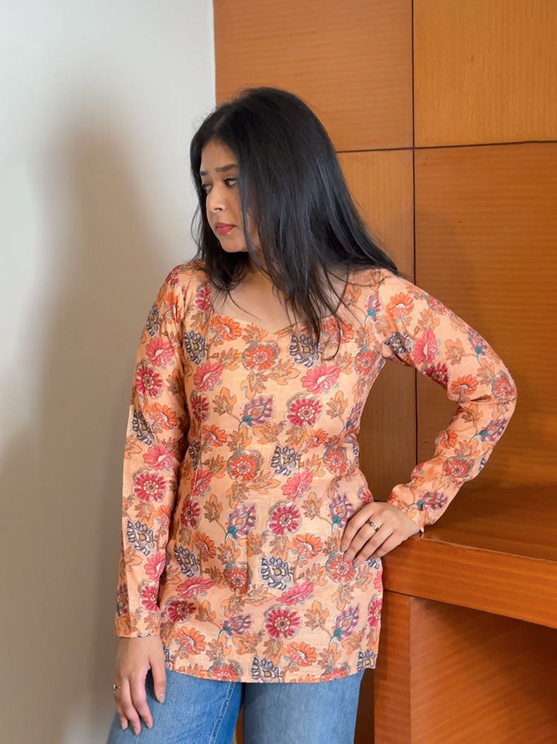 Yalina Full Sleeve Kurti